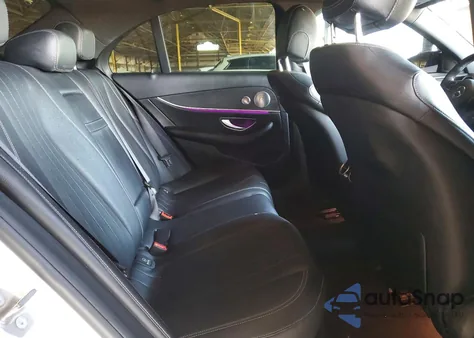 2017 Mercedes-Benz E 300 z USA, uszkodzony, nr VIN WDDZF4JB5HA082915